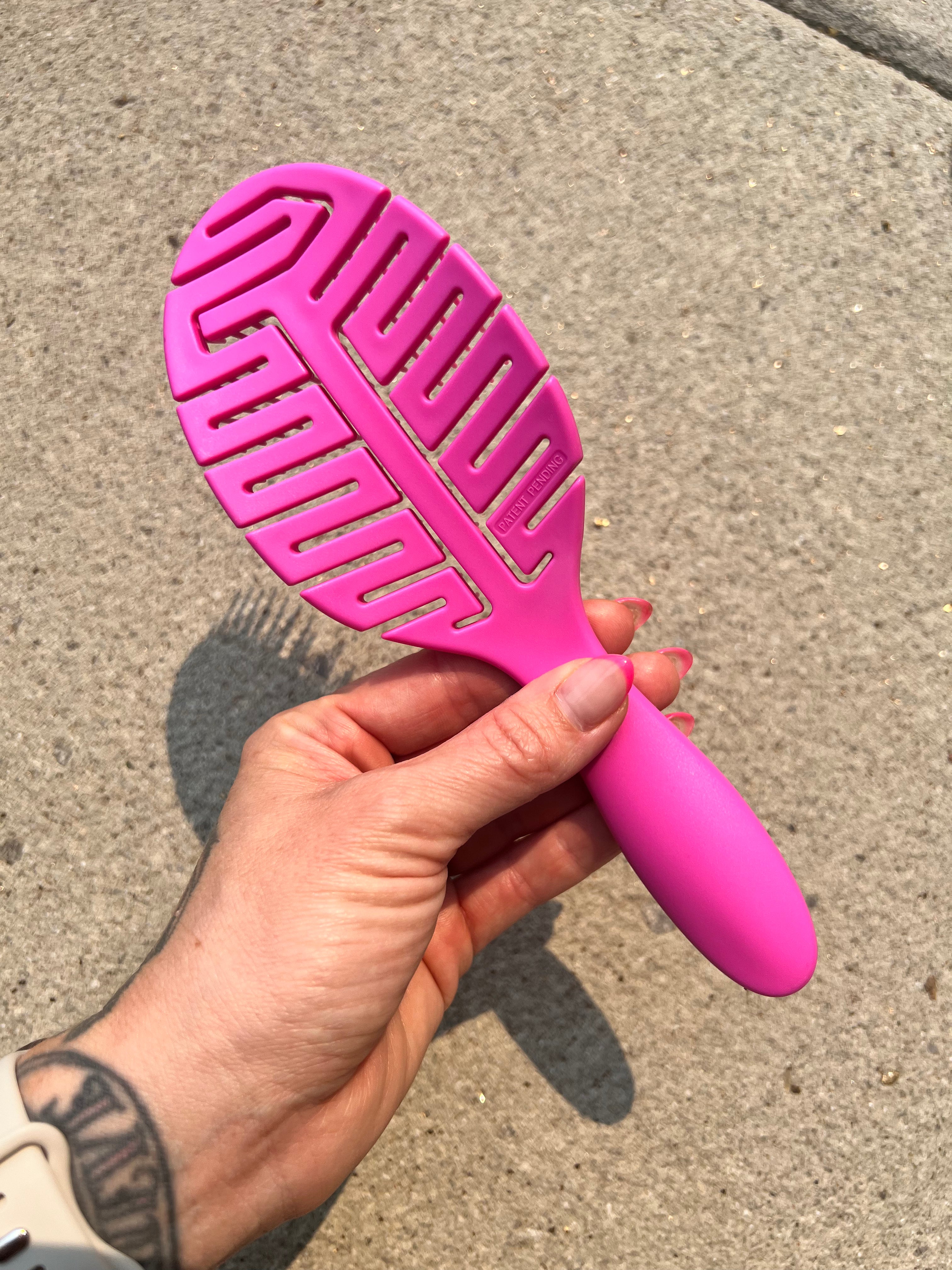 The Wet Hair Brush Pink